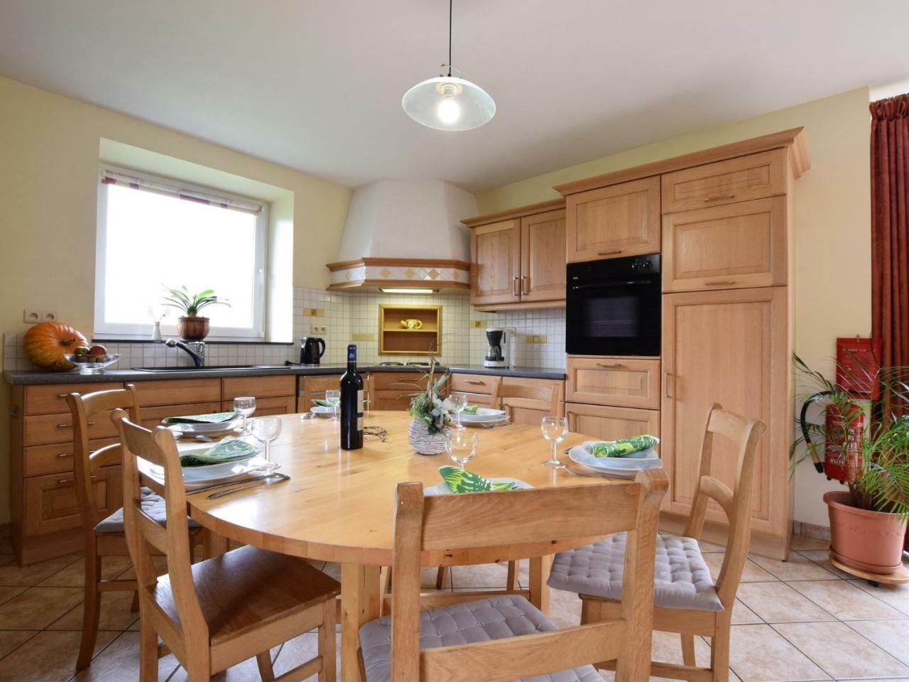 Comfortable Cottage In Neufmoulin With Meadow View Уфализ Екстериор снимка