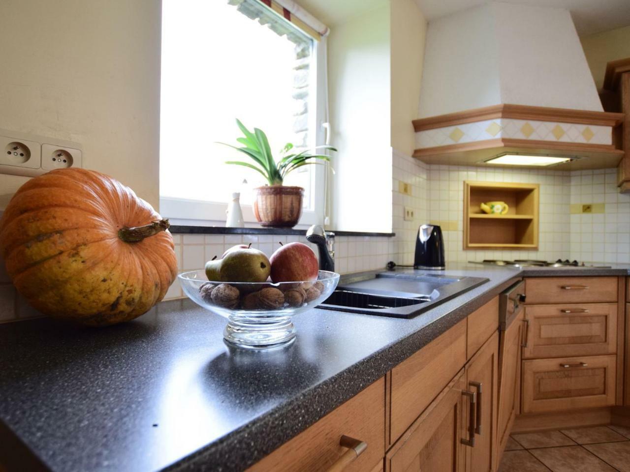 Comfortable Cottage In Neufmoulin With Meadow View Уфализ Екстериор снимка