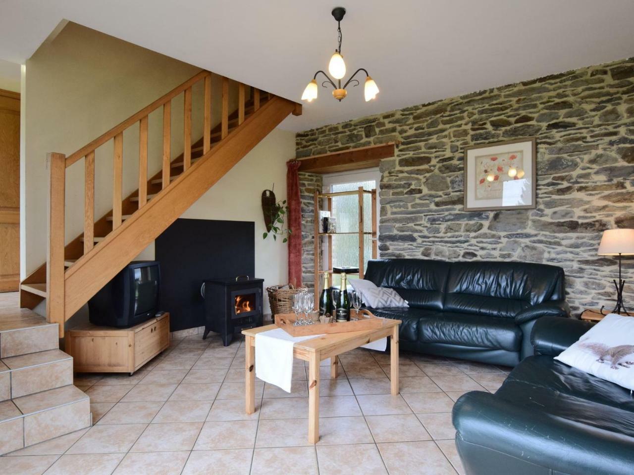 Comfortable Cottage In Neufmoulin With Meadow View Уфализ Екстериор снимка