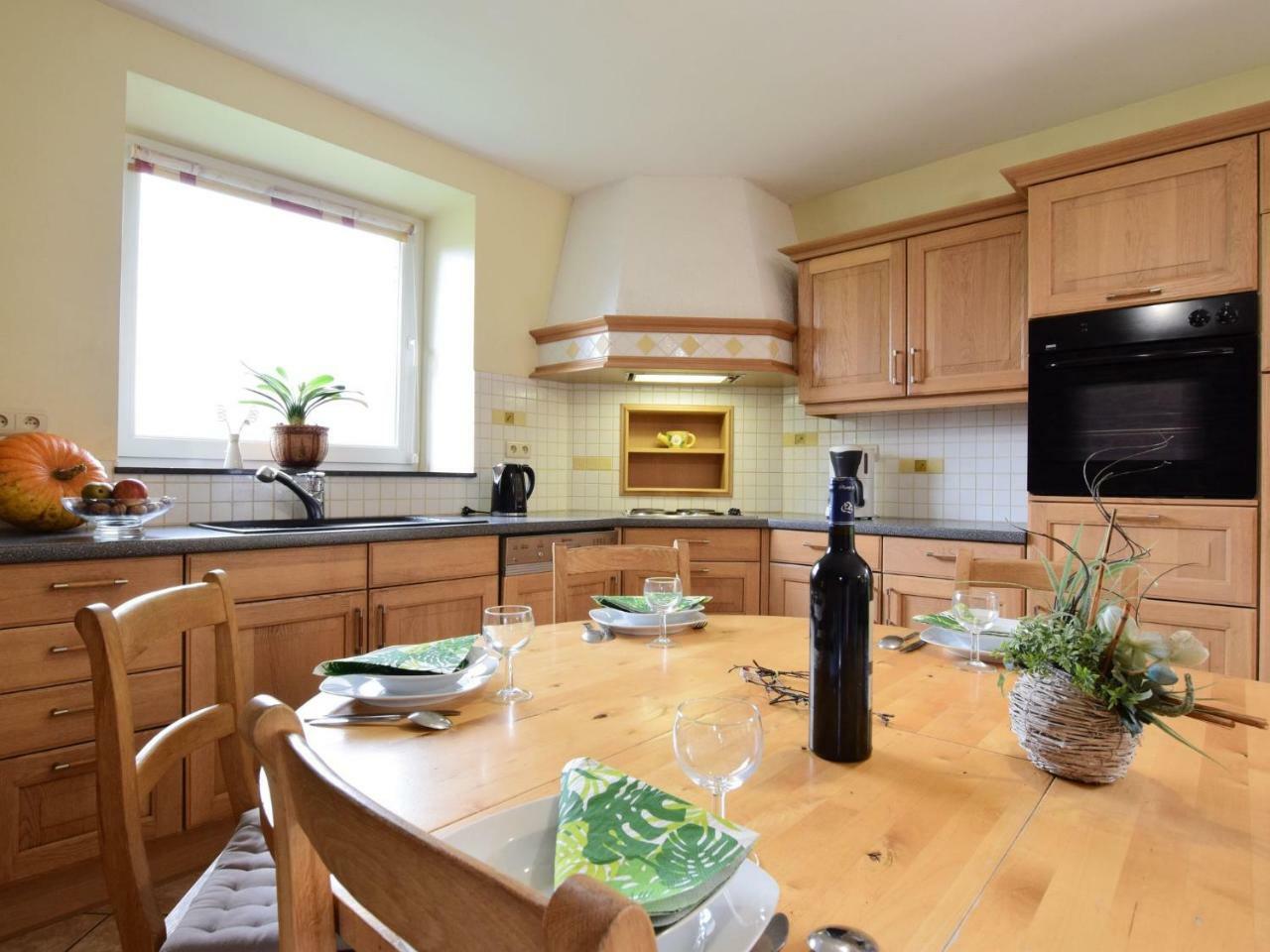 Comfortable Cottage In Neufmoulin With Meadow View Уфализ Екстериор снимка